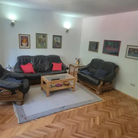 Raba's Apartman *